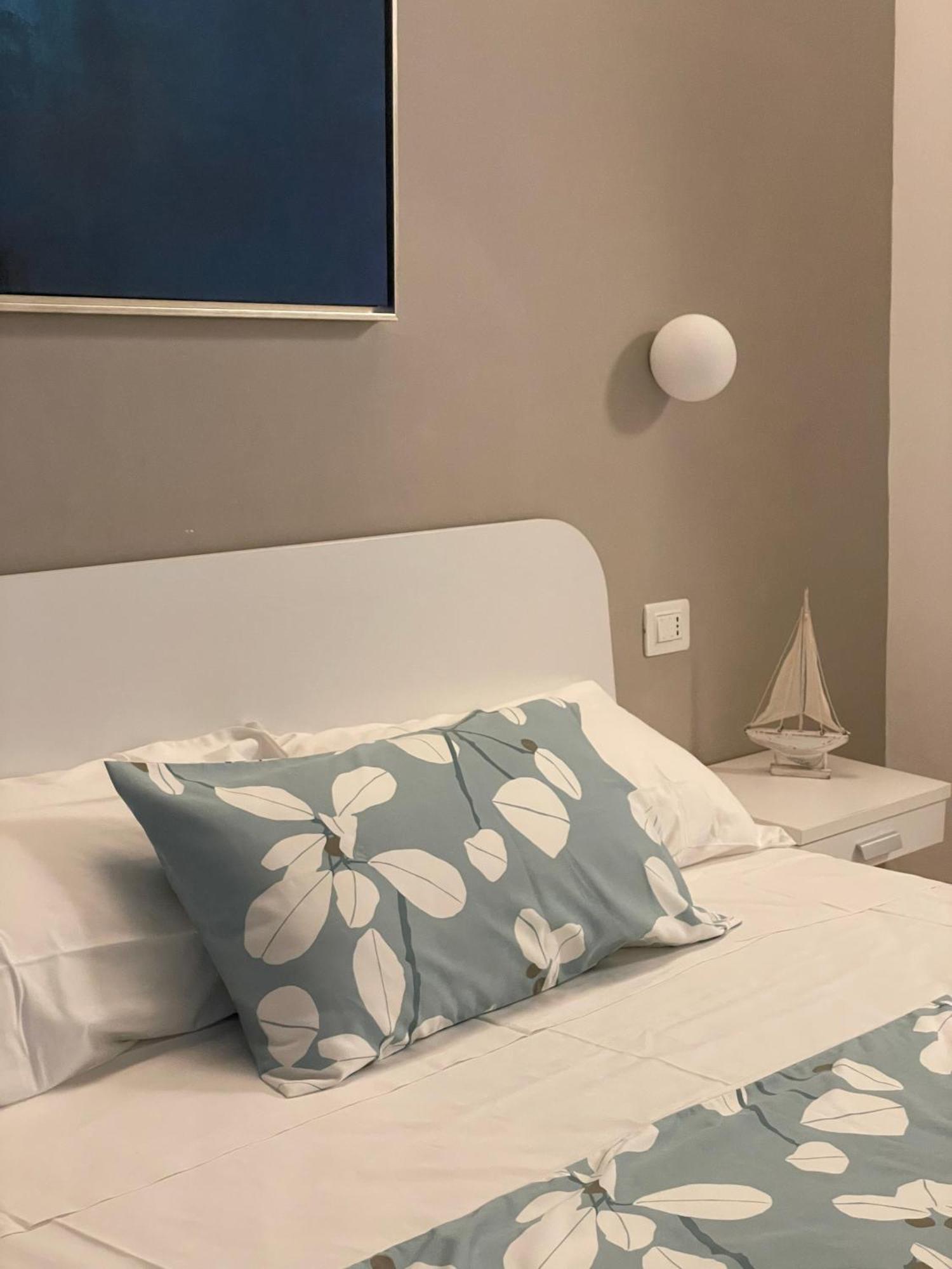 Barbarossa Sea Room Термолі Екстер'єр фото